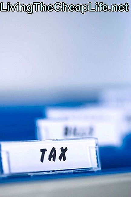 Hur kontaktar IRS via telefon för en kopia av dina skatter för utbildning