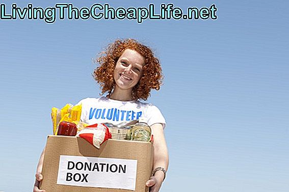 volontär med donationsbox