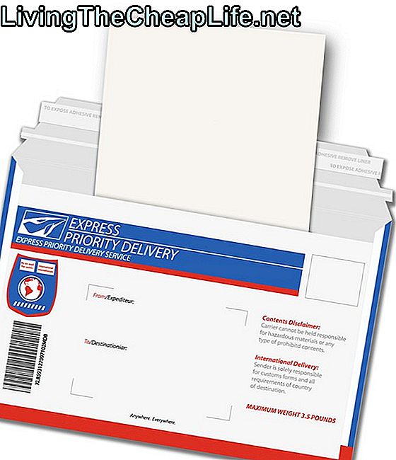 USPS-enveloppen met vast tarief gebruiken om geld te besparen bij verzending