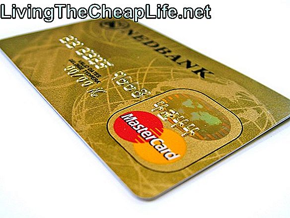 Hur man skickar pengar från ett kreditkort till en bank